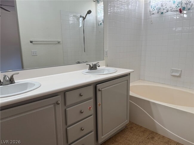 Building Photo - 313 Lilac Arbor St