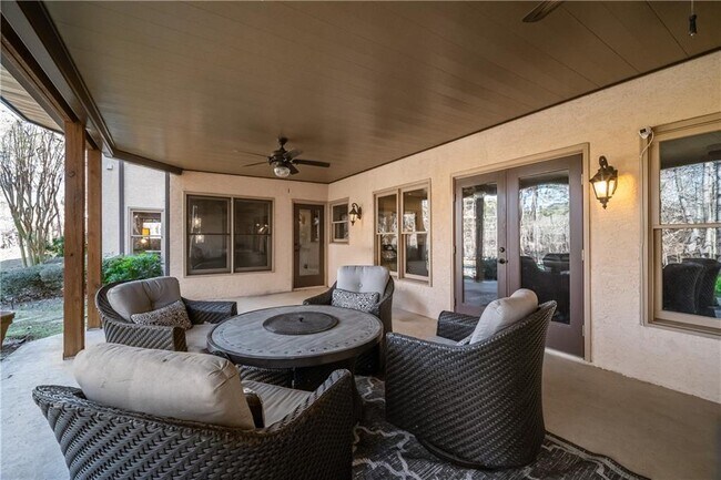 Building Photo - 5041 Towne Lake Hill N