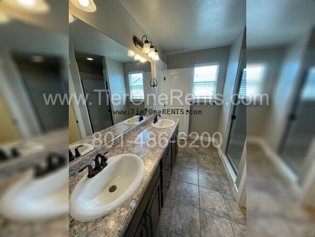 Building Photo - No deposit option for qualified renters