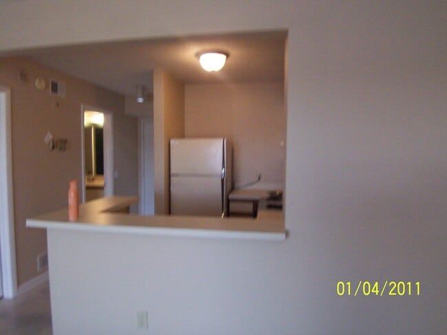 Building Photo - 1600 Park Cir