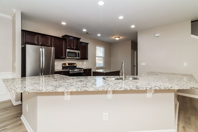 Building Photo - 311 Upper Pheasant Ct