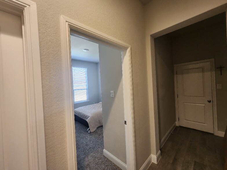 Building Photo - 3448 Evergreen Wy