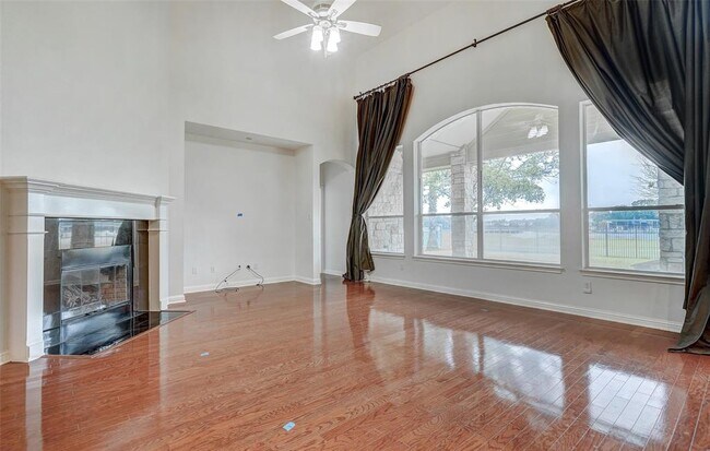Building Photo - 3129 Goldenoak Cir