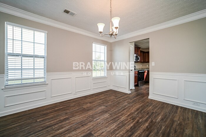 Building Photo - 801 Lake Chase