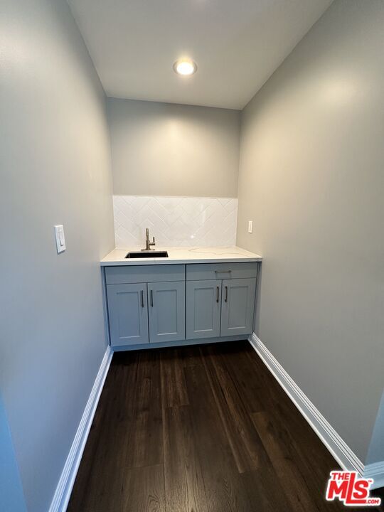 Building Photo - 10850 Remmet Ave