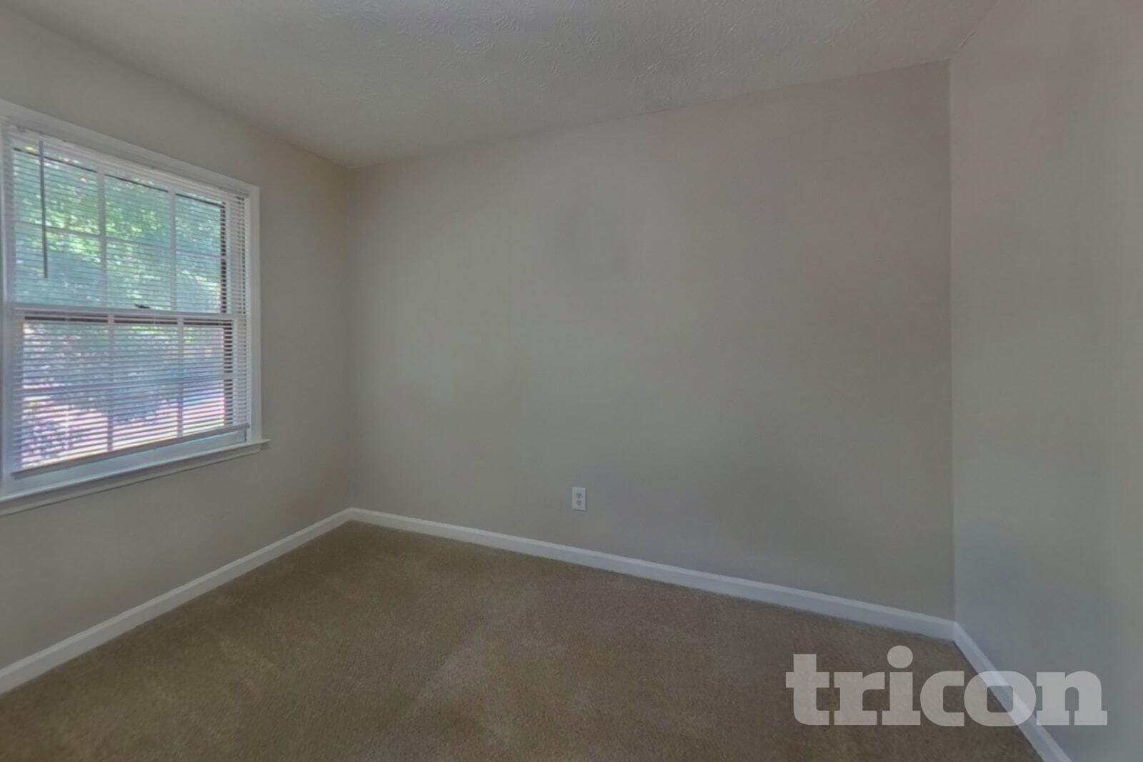 Building Photo - 3735 Linwood Way
