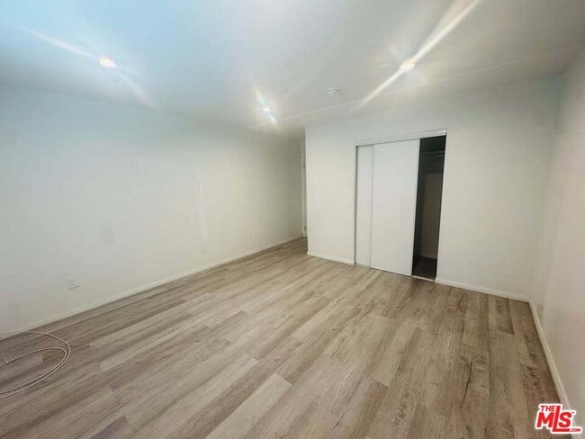 Building Photo - 231 E 85th St