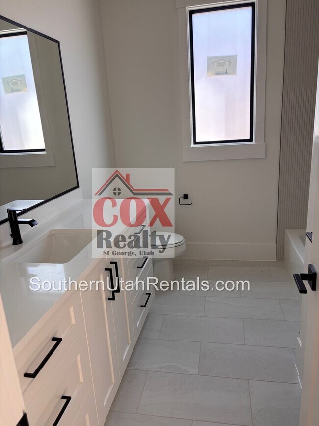 Building Photo - BRAND NEW 6 bed  | 4 bath | 3 car garage c...