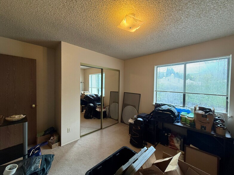 Guest Bedroom - 1900 Florida Rd
