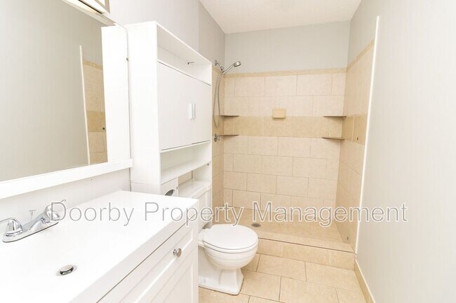 Building Photo - 3600 Oakland Terrace