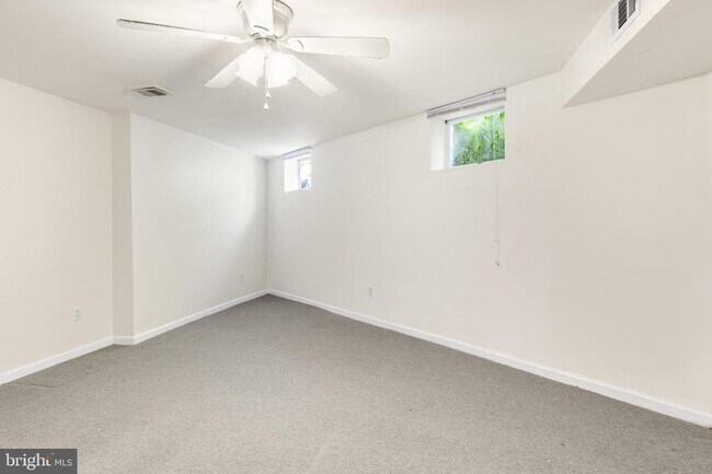 Building Photo - 941 New Market St