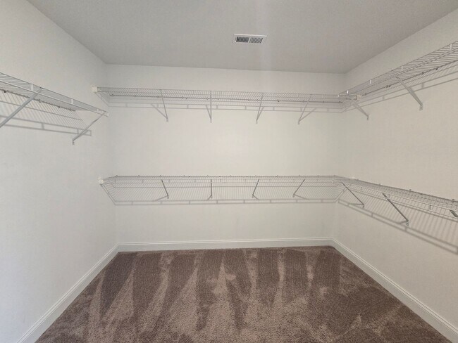 Building Photo - 1404 Friar Rock Cir