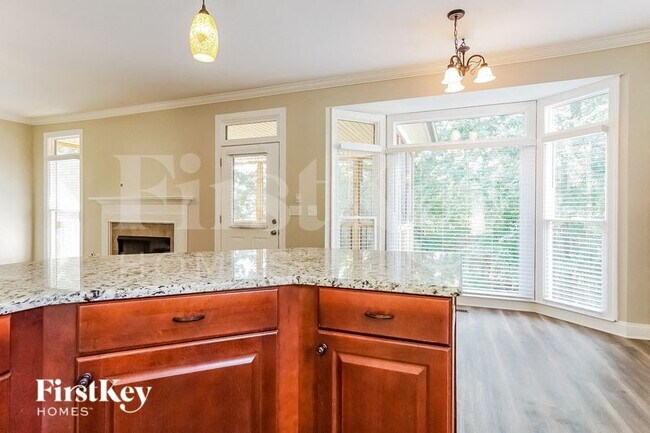 Building Photo - 2026 Laurel Lakes Ln