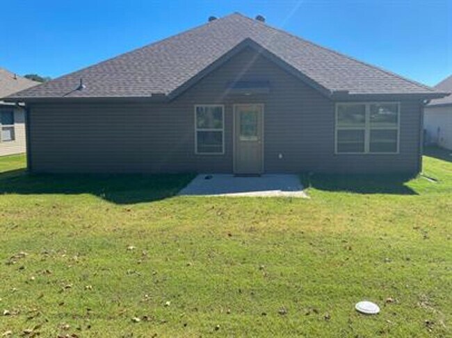 Building Photo - Beautiful Home in Rogers