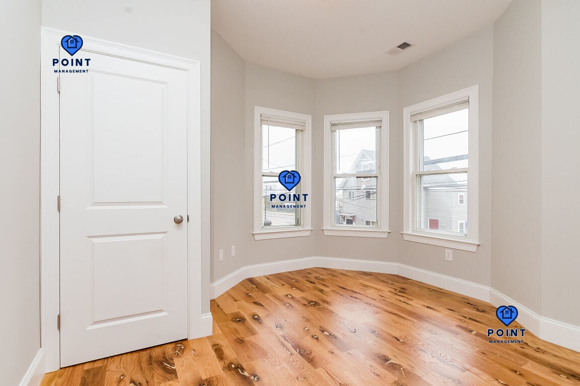 Building Photo - 244 Leyden St