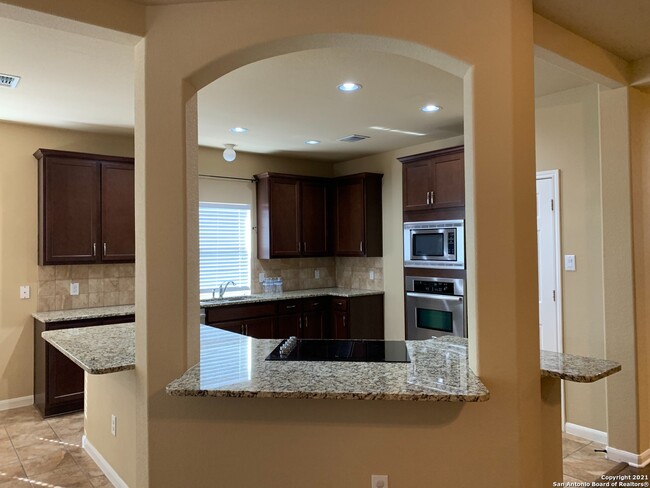 Building Photo - 398 Pecan Meadows