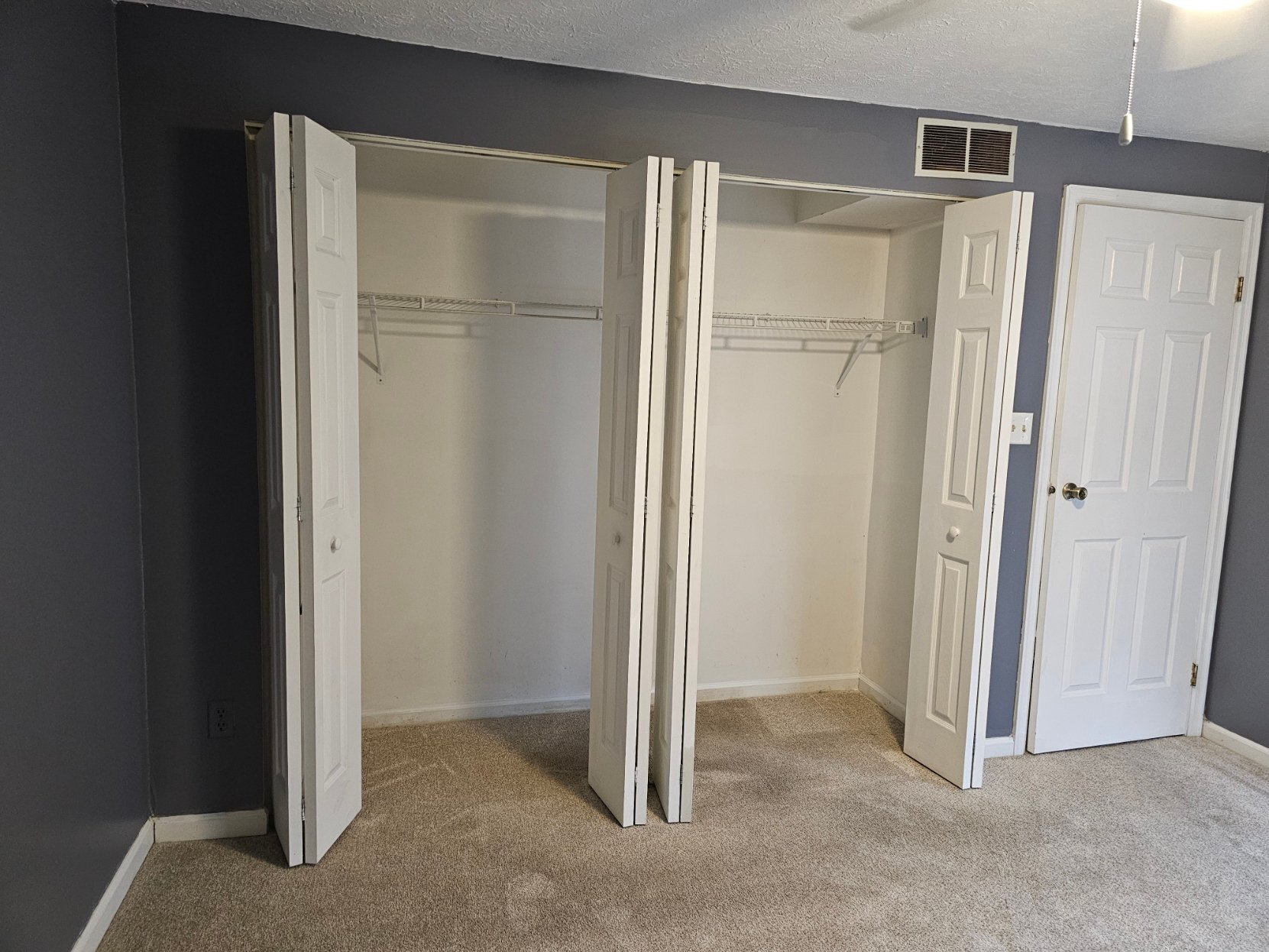 Building Photo - 7951 Sunset Cove Dr