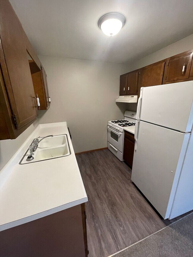 Building Photo - 6868-6870 Kathleen Ct