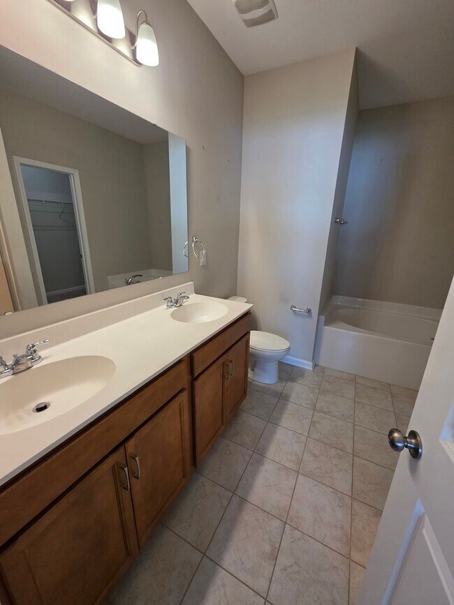 Building Photo - Coming Soon! 3 Bedroom Single Family Home