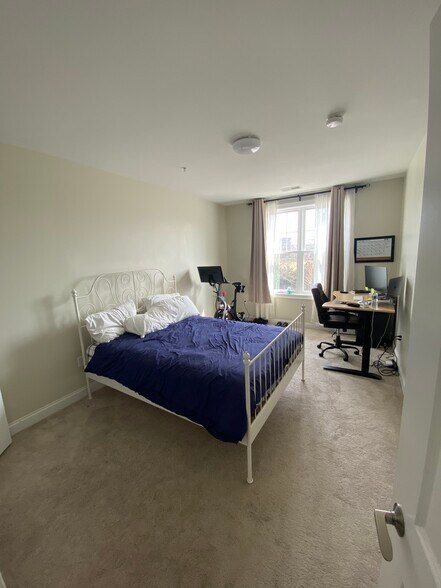 Building Photo - 130 Tremont St
