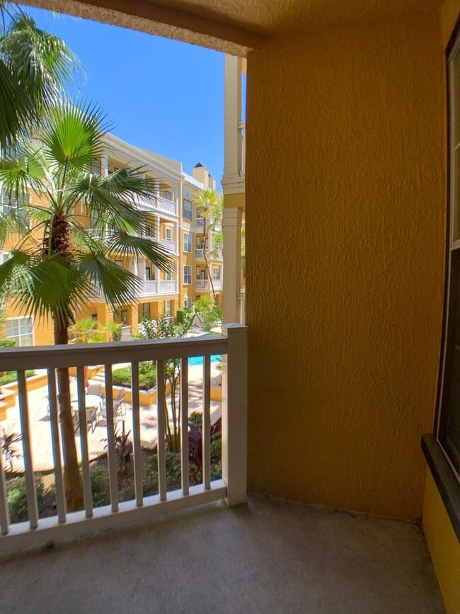 Building Photo - $600 Deposit* Beautiful 2/2 with pool view...