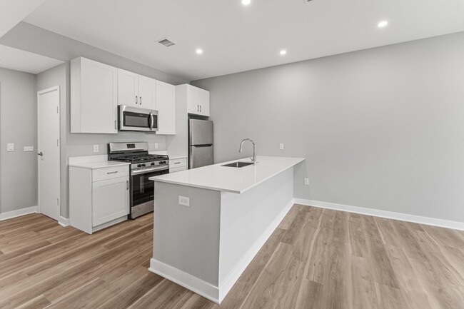 Building Photo - 475 Communipaw Ave