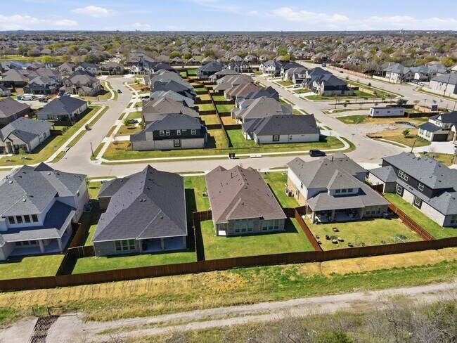 Building Photo - 7016 Capanna Trl