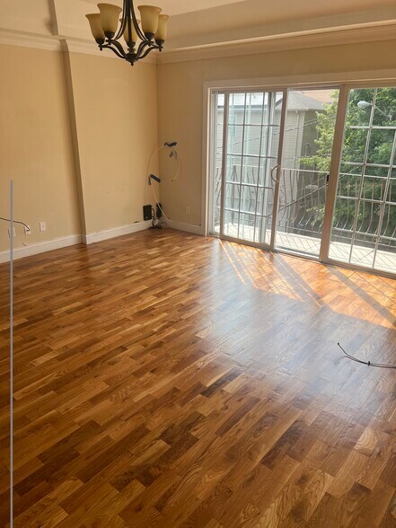 Building Photo - 9 Shephard Ave