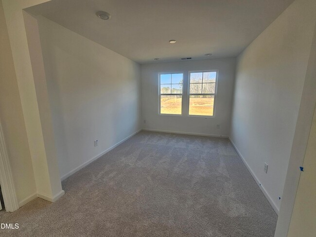 Building Photo - 945 Glowing Star Ln