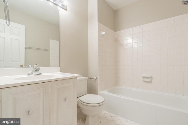 Building Photo - 3554 S George Mason Dr