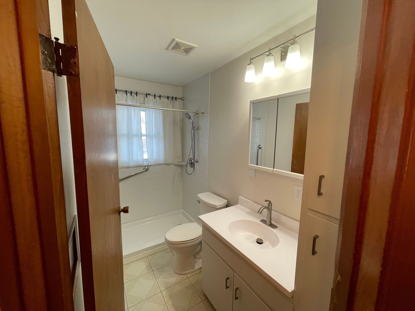 Building Photo - 308 S Main St