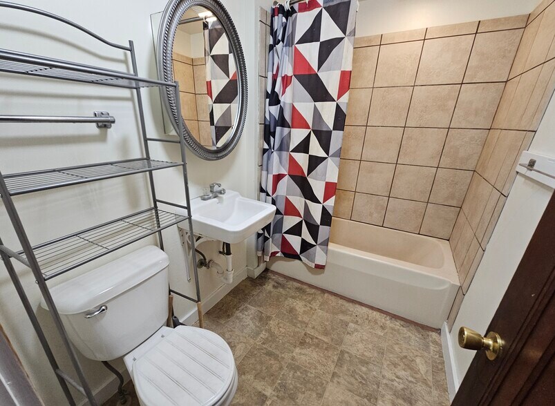 Bathroom - 106 Cherry St