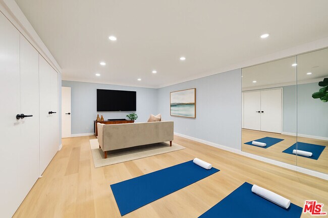 Building Photo - 831 14th St