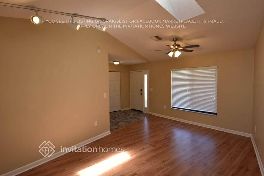 Building Photo - 940 Cortland Way