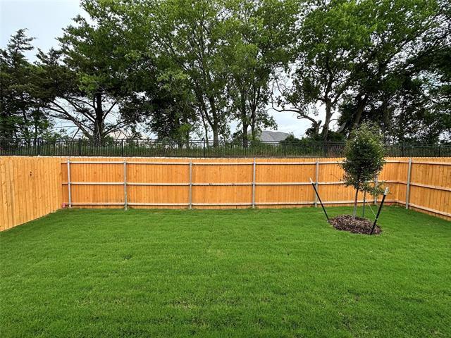 Building Photo - 1429 Erie Dr