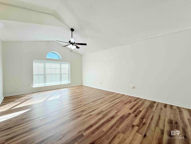 Building Photo - 7343 Franklin Square Ct