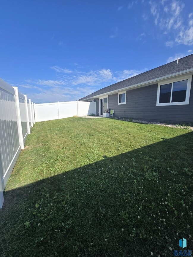 Building Photo - 4502 W 34th St N