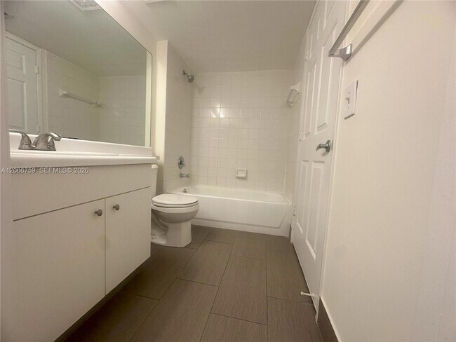 Building Photo - 2640 S University Dr