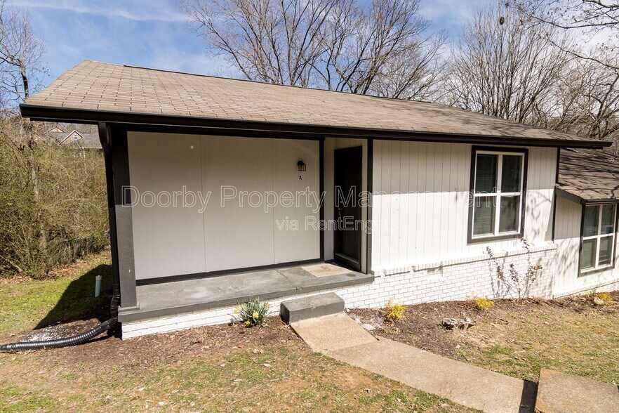 Building Photo - 903 Forest Dale Ln