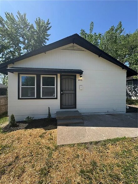Primary Photo - 4715 E 45th St
