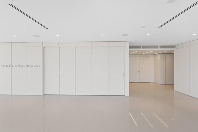 Building Photo - 350 Ocean Dr