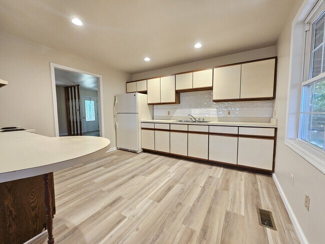 Building Photo - 29776 Polks Rd
