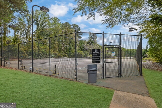 Building Photo - 1104 Pine Heights Dr NE