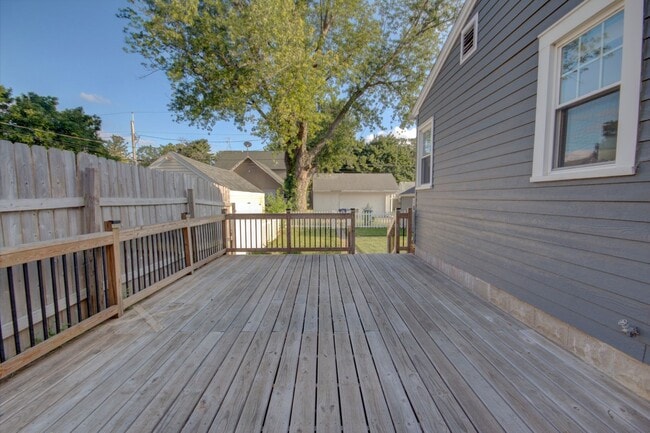 Building Photo - Cute 3 Bed Home