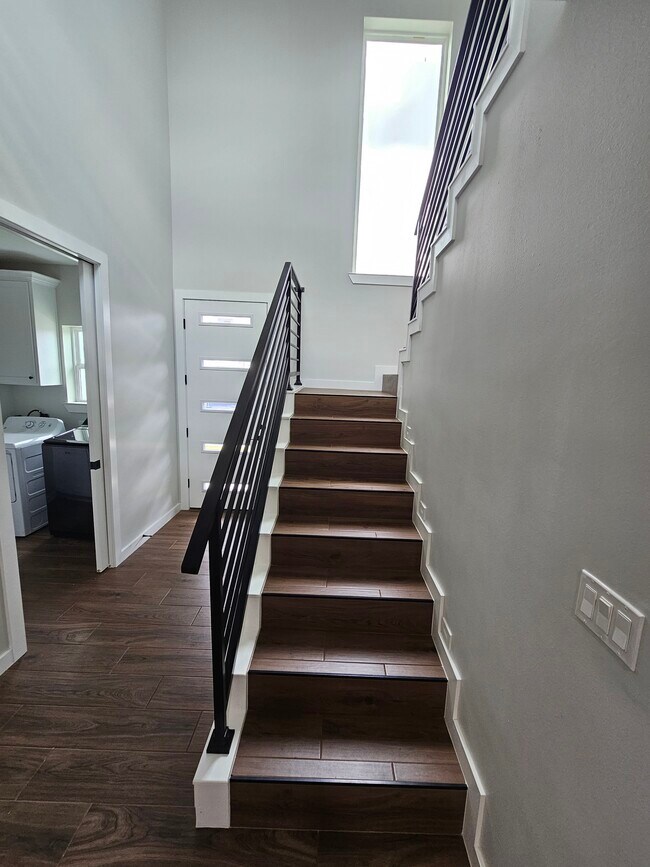 Building Photo - 5303 N Crown Pt