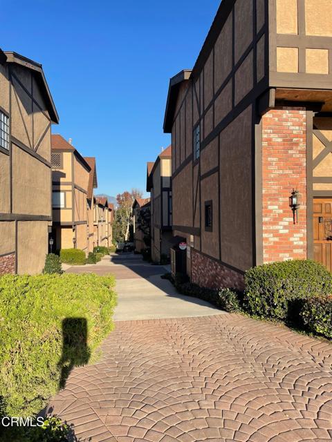 Building Photo - 852 N Monterey St