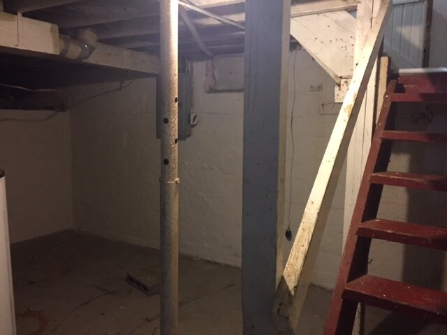 Building Photo - 1317 N Adams St