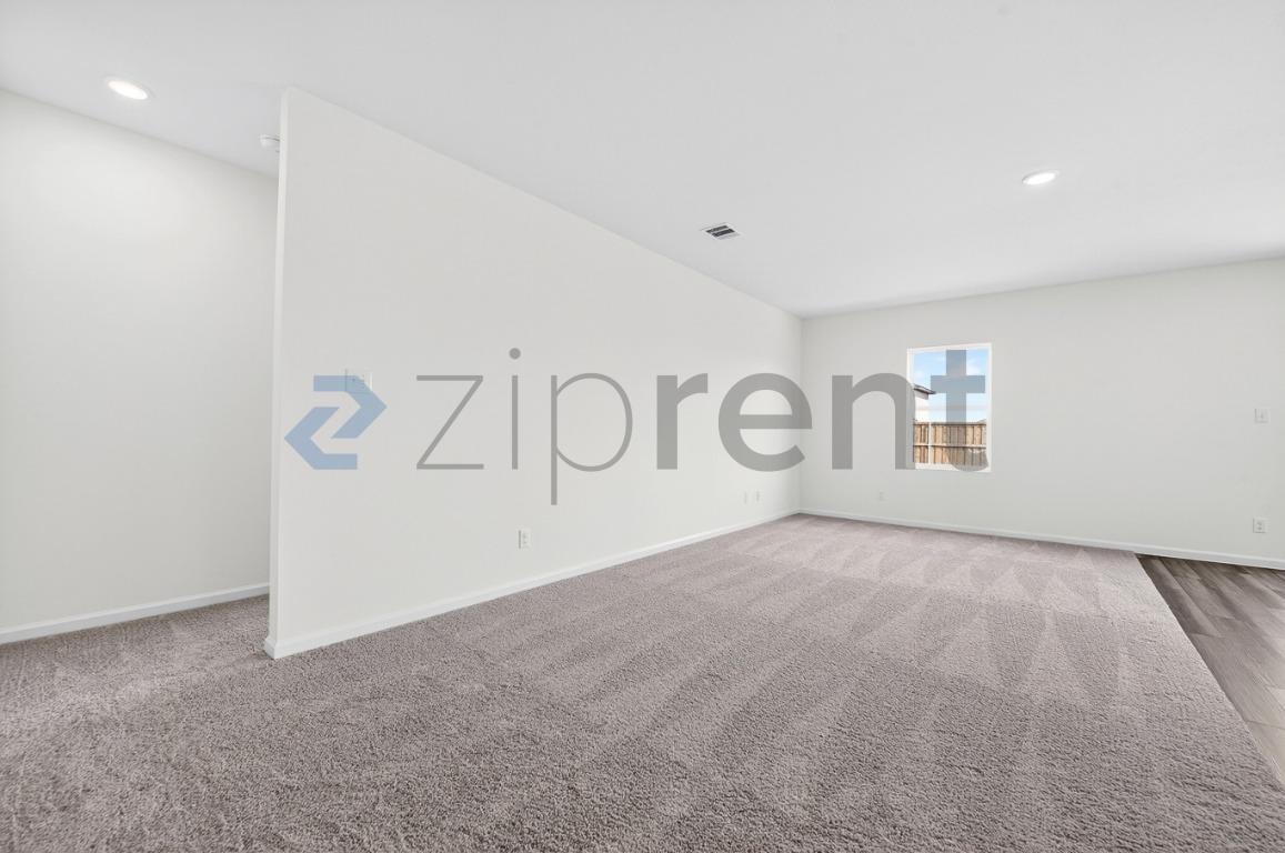Building Photo - Unit