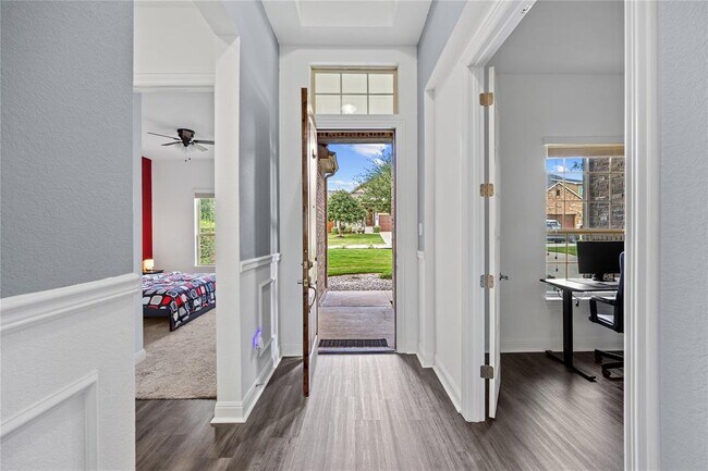 Building Photo - 15513 La Catania Way