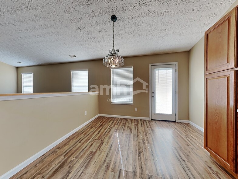 Building Photo - 2855 Greystoke Dr